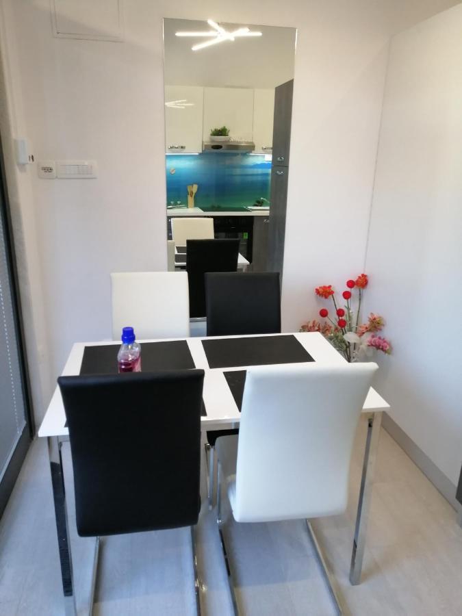 Apartment Rose By The Beach & Tennis Courts Split Luaran gambar